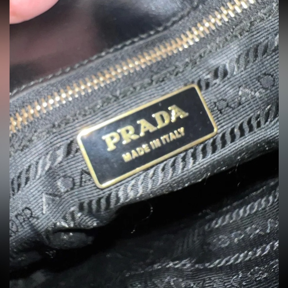 ❤️ AUTH. PRADA Tessuto Nylon Tote Black❤️ - Picture 12 of 12